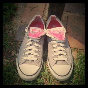 Women's Converse size 11